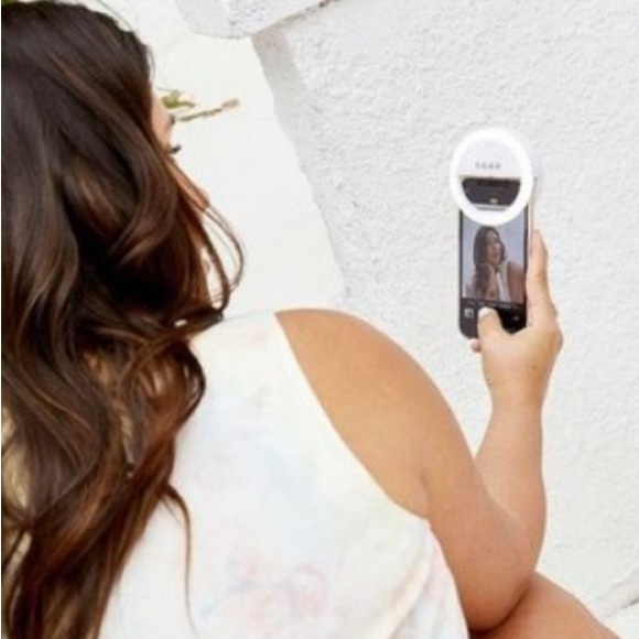 *SALE* Soar Clip on Selfie Ring Light - Picture 12 of 15